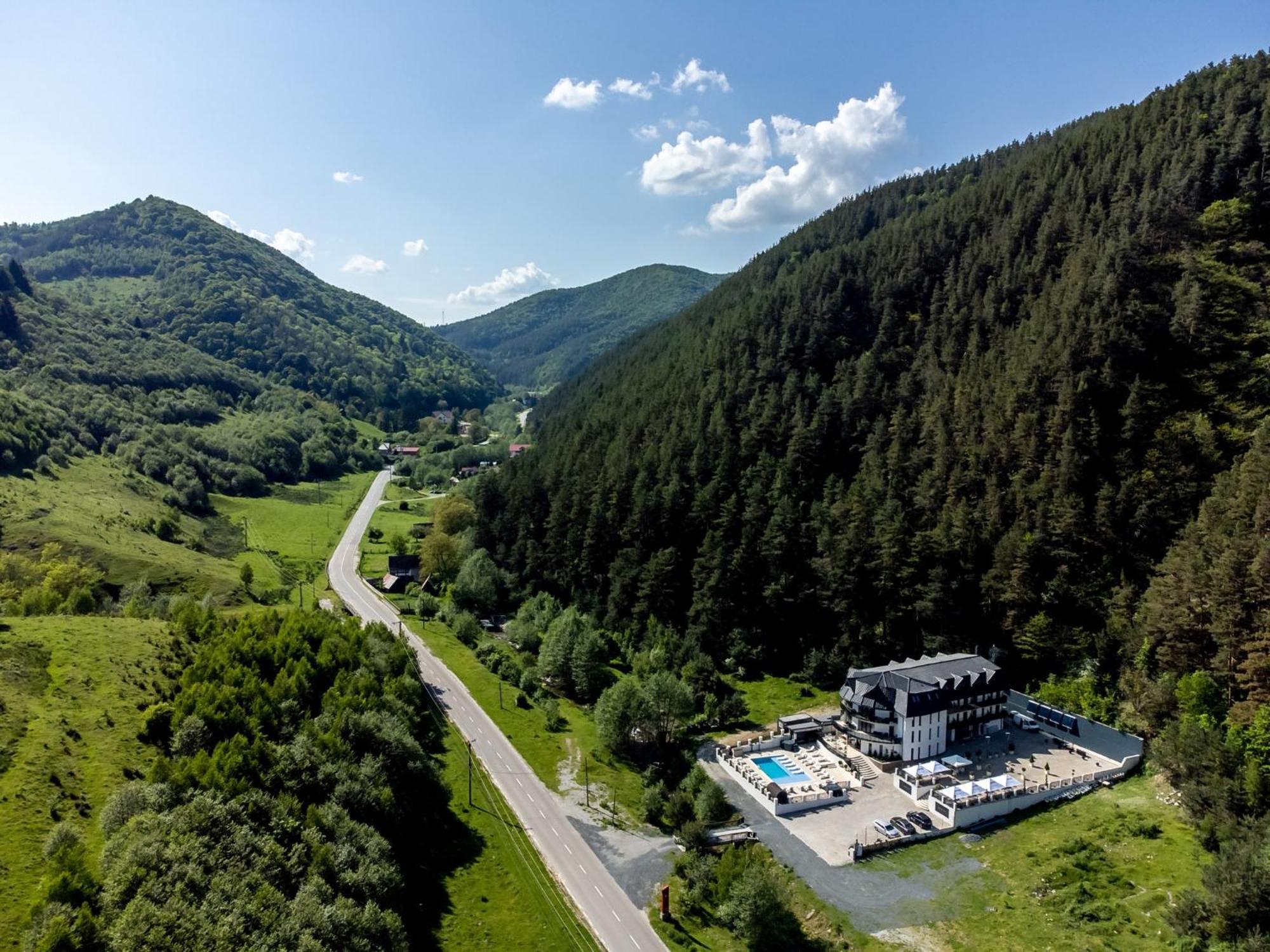 Carpentiere Arena Hotel Răşinari Екстериор снимка