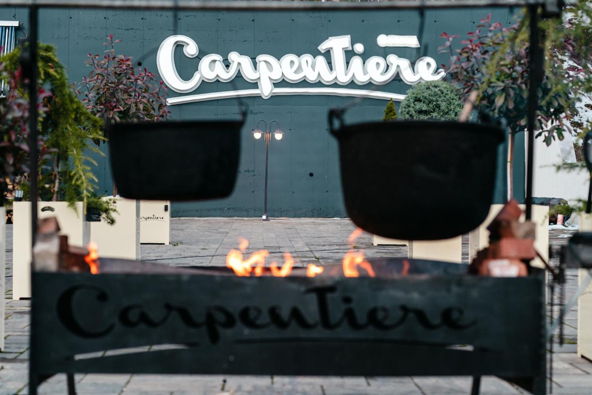 Carpentiere Arena Hotel Răşinari Екстериор снимка