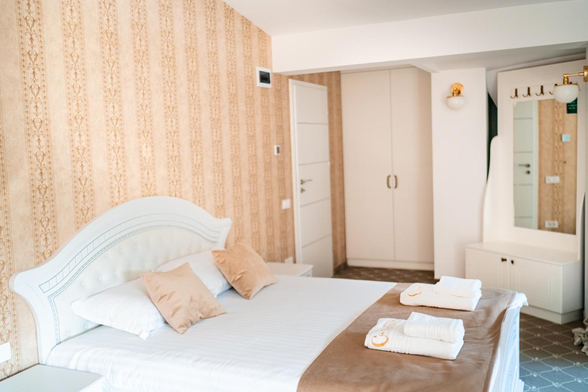 Carpentiere Arena Hotel Răşinari Екстериор снимка