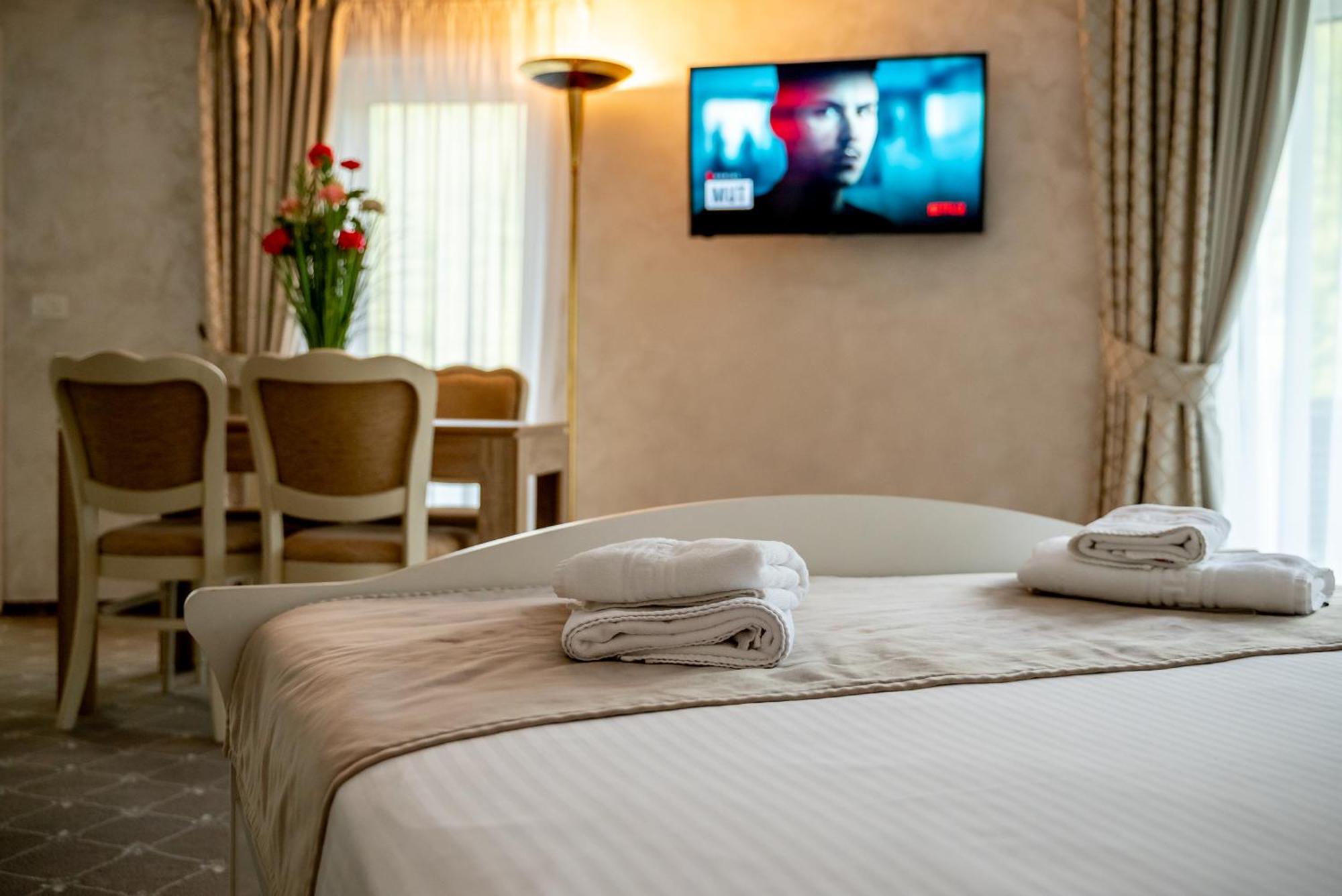 Carpentiere Arena Hotel Răşinari Екстериор снимка