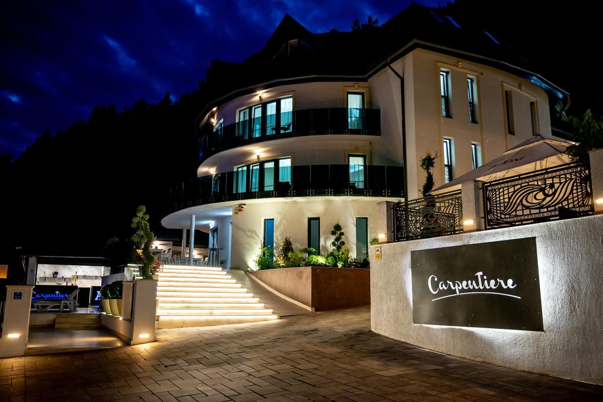 Carpentiere Arena Hotel Răşinari Екстериор снимка