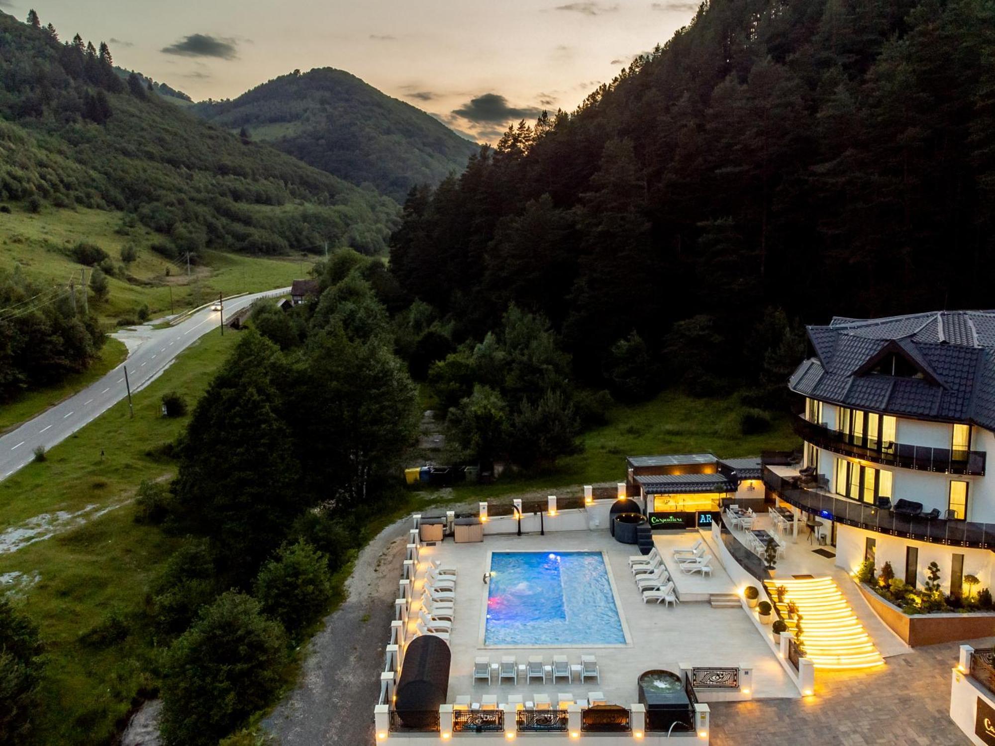 Carpentiere Arena Hotel Răşinari Екстериор снимка