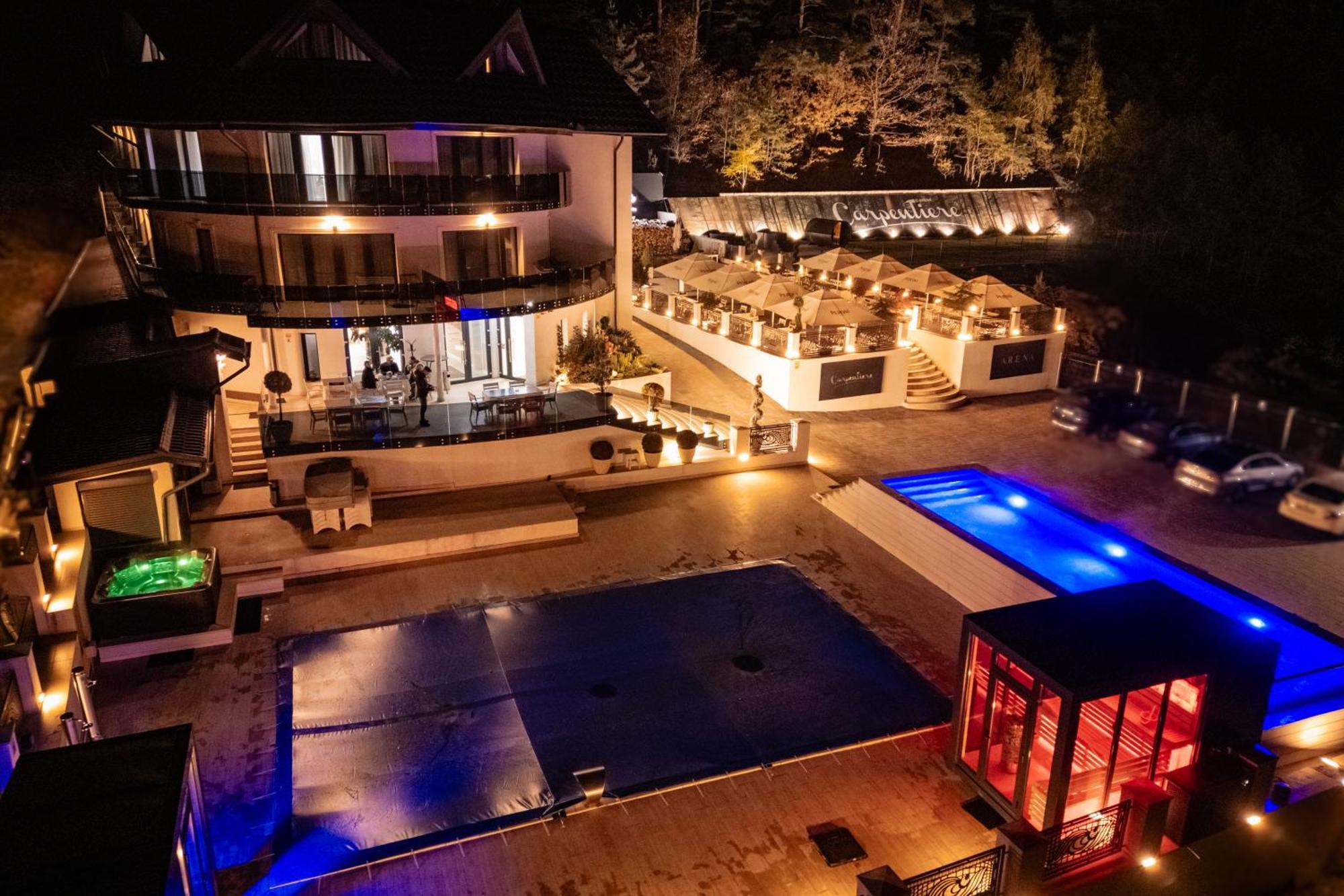 Carpentiere Arena Hotel Răşinari Екстериор снимка