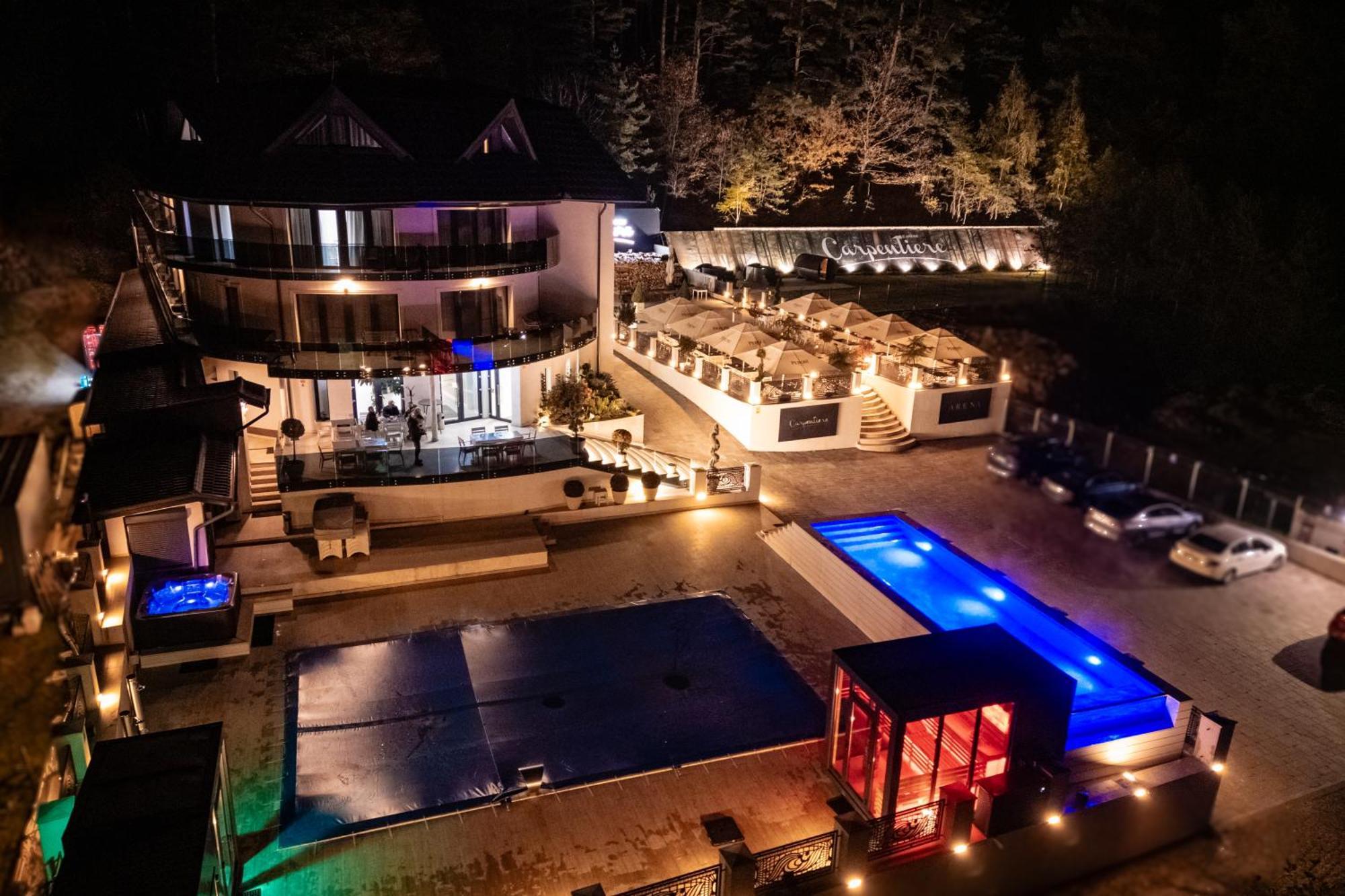 Carpentiere Arena Hotel Răşinari Екстериор снимка