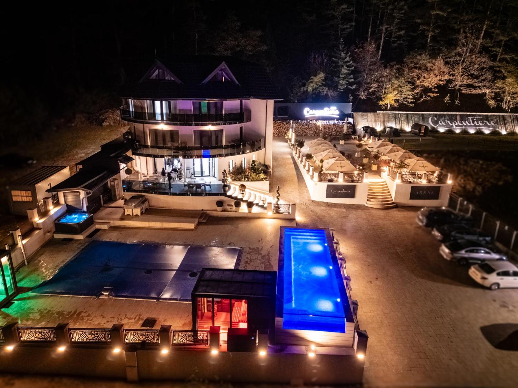Carpentiere Arena Hotel Răşinari Екстериор снимка