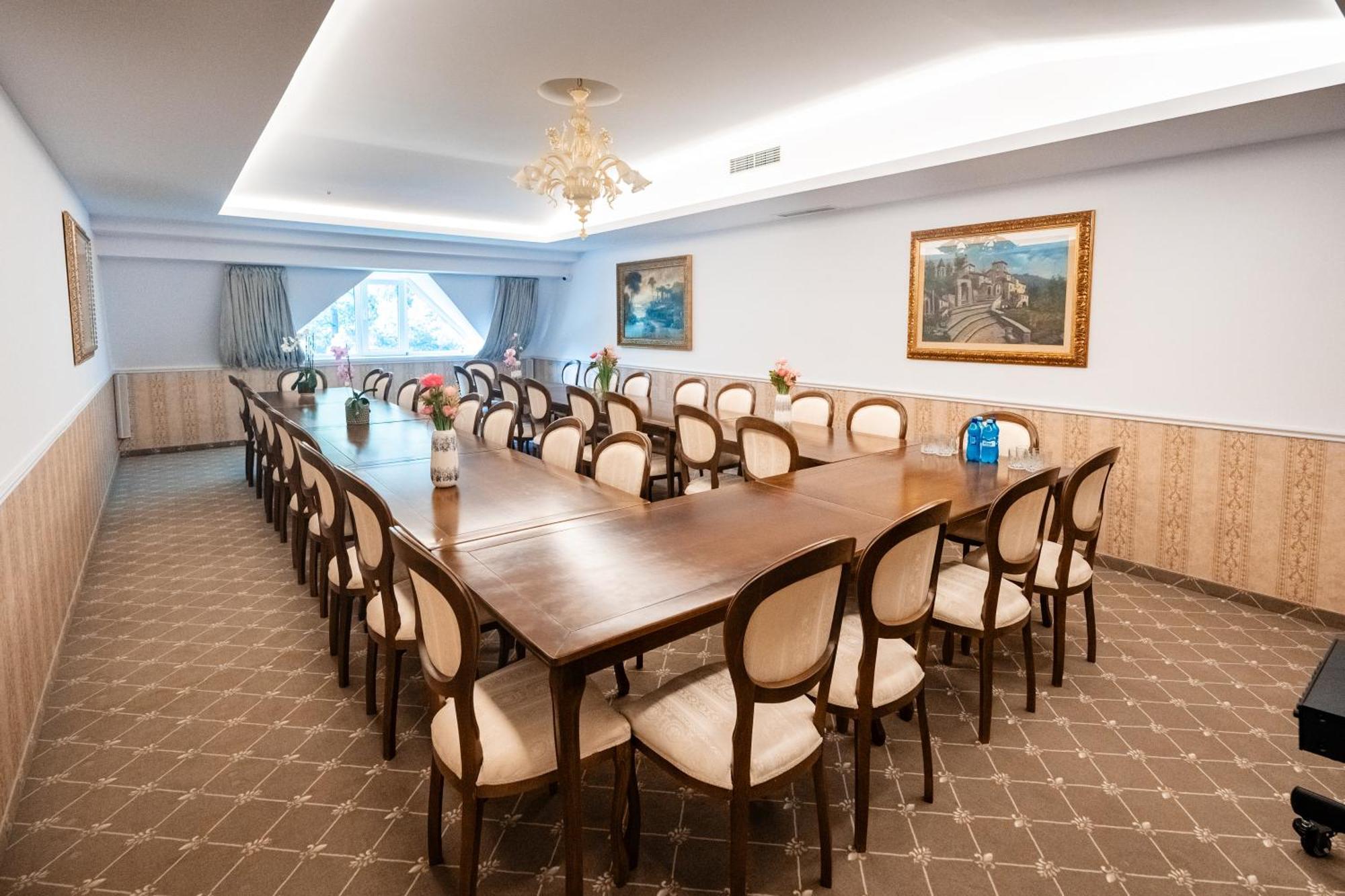 Carpentiere Arena Hotel Răşinari Екстериор снимка