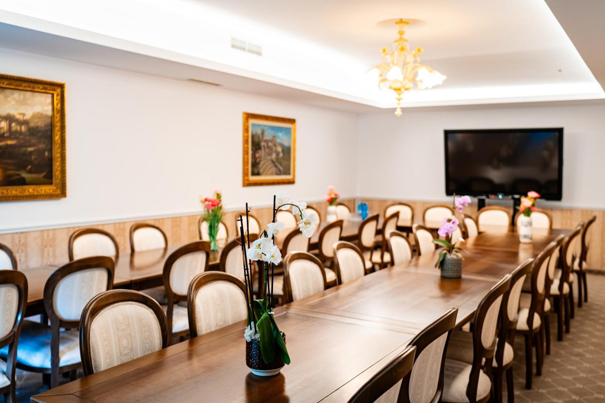 Carpentiere Arena Hotel Răşinari Екстериор снимка