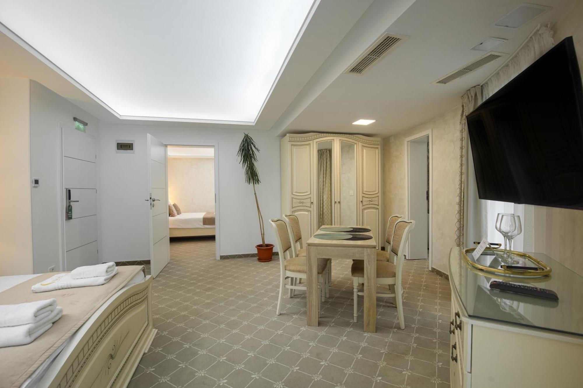 Carpentiere Arena Hotel Răşinari Екстериор снимка